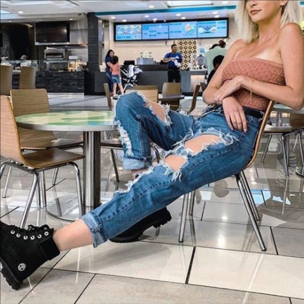 NEW Made in USA
Distressed mom jean High waisted